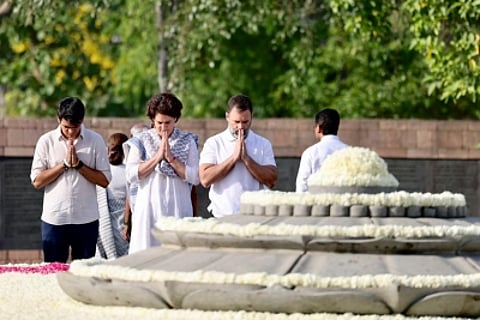 Rajiv Gandhi Death Anniversary: कांग्रेस ने पूर्व प्रधानमंत्री राजीव गांधी को श्रद्धांजलि(IANS)