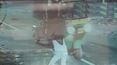 ऑटो के बजाए रैपिडो बाइक बुक करने से गुस्साए ऑटो चालक ने इंजीनियर को मारी टक्कर(IANS)