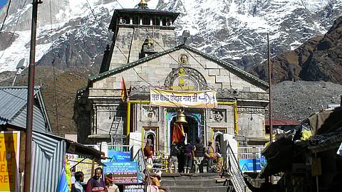 Kedarnath Dham: पुरोहितों का आरोप, गर्भगृह में लगा सोना पीतल में बदला, अरबों का घोटाला (Wikimedia Image)
