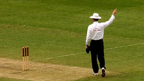 साइमन टॉफेल ने दूसरे एशेज टेस्ट में जॉनी बेयरस्टो को आउट करने वाले तीसरे अंपायर के फैसले की आलोचना करने वालों के लिए कही ये बात। (Wikimedia Commons)