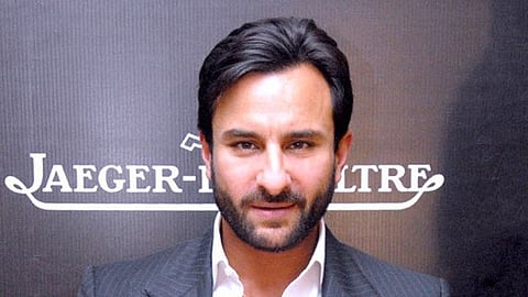 बॉलीवुड अभिनेता सैफ अली खान(Saif Ali Khan) ने 'विक्रम वेधा'(Vikram Vedha) में अपने किरदार को लेकर बहुत मेहनत की है, उन्होंने इसके लिए असली बंदूकों के साथ जोरदार अभ्यास किया।(संकेतिक चित्र, Wikimedia Commons)