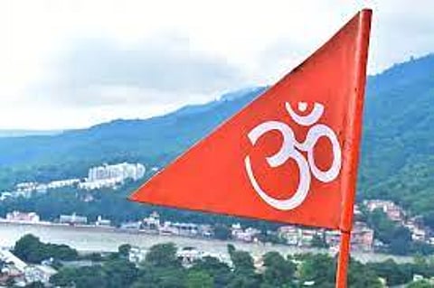 हिंदू धर्म(Hindu Religion) में देवताओं की पूजा करने और उनके प्रति सम्मान प्रकट करने के विशेष तरीके हैं। (Image: Wikimedia Commons)