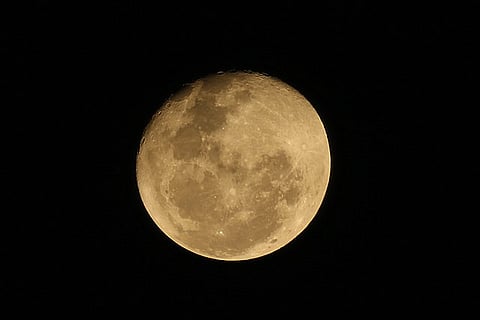 चांद की तस्वीर