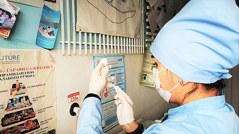 HPV Vaccine - एचपीवी वायरस के एक समूह का नाम है एचपीवी वायरस के एक समूह का नाम है जिसमें 100 से अधिक प्रकार समिलित हैं। (Wikimedia Commons)