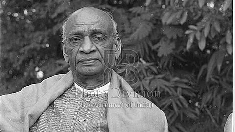 Sardar Vallabhbhai Patel - भारत के लौह पुरुष और देश के पहले उप-प्रधानमंत्री और गृहमंत्री सरदार वल्लभ भाई पटेल की आज 73वीं पुण्यतिथि है।(Wikimedia Commons)