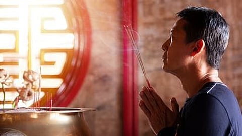 Unique Traditions - कुछ रीति रिवाज ऐसे होते है जिनके बारे में जान कर आप सोच में पड़ जायेंगे की आखिर ये क्यों होता है ? (Wikimedia Commons)