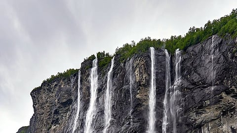 Seven sisters waterfall, Norway -क्या आप जानते है इस झरने से एक दिलचस्प ‘लव स्टोरी’ जुड़ी है, इन दिनों इस वॉटरफॉल का एक वीडियो सोशल मीडिया पर खूब वायरल हो रहा है। (Wikimedia Commons)