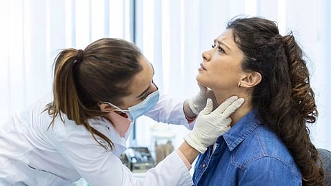 Thyroid Eye Disease:थायराइड आई डिजीज ओवरएक्टिव थायराइड या हाइपरथायराडिज्म के कारण होती है। (Wikimedia Commons)