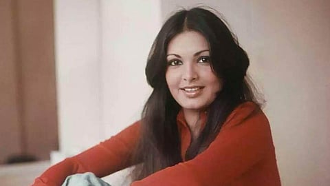 Parveen babi fan become bollywood Villain: एक मैगजीन में फेमस एक्ट्रेस परवीन बाबी की एक तस्वीर देखी और देखते ही परवीन से मिलने की ख्वाहिश लिए बॉब मुंबई पहुंच गए।(Wikimedia Commons)
