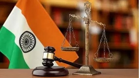 Hindu Code Bill :1950 और 1951 में जवाहर लाल नेहरू और कानून मंत्री डॉ. भीमराव अंबेडकर ने हिंदू निजी कानून को पारित करने के लिए कई प्रयास किए(Wikimedia Commons)