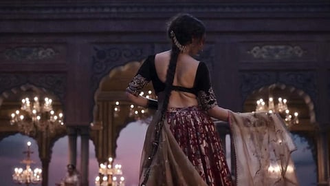 Aditi Rao Hydari’s Gaja Gamini walk : कामसूत्र में ही हथिनी की चाल को भी अत्यंत कामुक माना गया है। (Wikimedia Commons)