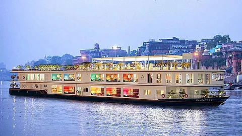 Mathura Cruise Ship : पर्यटन को बढ़ावा देने के लिए उत्तर प्रदेश सरकार ने श्रद्धालुओं को क्रूज सेवा की सौगात दी है। (Wikimedia Commons)
