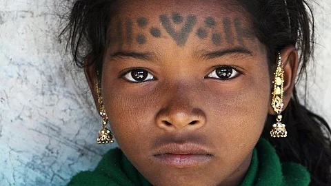 Tattoos : जो लड़की गुदना नहीं गुदवाती थी उसकी शादी नहीं होती थी। (Wikimedia Commons)