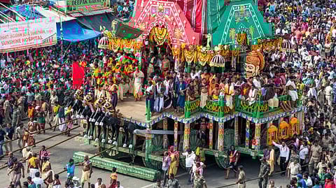 उड़ीसा के पुरी में जगन्नाथ रथ यात्रा (Jagannath Rath Yatra) का आयोजन किया जाता है
