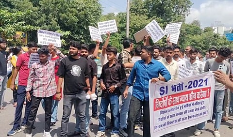 राजस्थान एसआई भर्ती रद्द होने पर छात्रों का फूटा गुस्सा