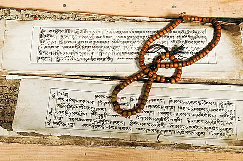 10 सबसे पुरानी भाषाओं (The 10 Oldest Languages) को चित्र के माध्यम से दिखाया गया है