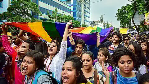 धारा 377 को निरस्त हुए सात वर्ष: स्वतंत्रता मिली, समानता टलती रही