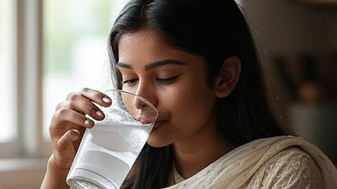 सुबह-सुबह एक चुटकी बेकिंग सोडा वाला पानी, पेट से लेकर स्किन की समस्याओं से देगा राहत