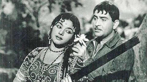 पद्मिनी एक प्रसिद्ध भारतीय अभिनेत्री, नृत्यांगना और कोरियोग्राफर थीं, जिन्हें भारतीय सिनेमा और शास्त्रीय नृत्य के क्षेत्र में उनके अतुलनीय योगदान के लिए जाना जाता है।
