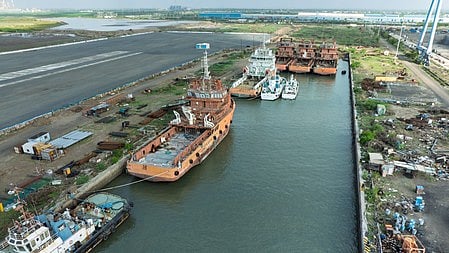 बर्ड ऑय व्यू है स्वान डिफेंस एंड हैवी इंडस्ट्रीज की