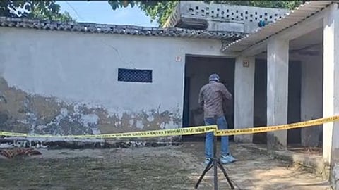 बहराइच में 2 नाबालिग की हत्या के बाद शख्स ने परिवार संग खुद को लगाई आग, 6 की मौत