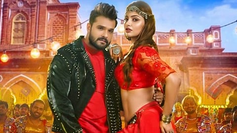 भोजपुरी सिनेमा के सुपरस्टार खेसारी लाल यादव की आगामी फिल्म 'अग्निपरीक्षा' का नया गाना 'लाल घघरी' शुक्रवार को रिलीज कर दिया गया है।