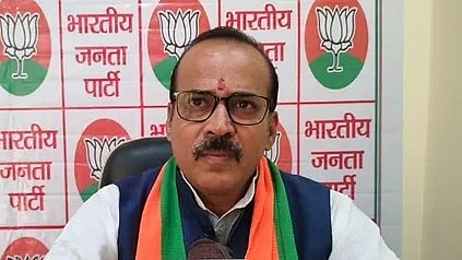 भाजपा नेता रवि त्रिपाठी मोतिहारी में चुनाव प्रचार के दौरान।