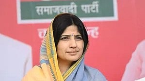 डिंपल यादव बिहार विधानसभा चुनाव पर बयान देती हुईं|