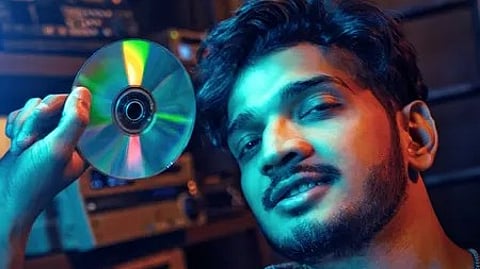 वेब सीरीज 'फर्स्ट कॉपी सीजन 2' के निर्देशक मुनव्वर फारूकी का फोटो|