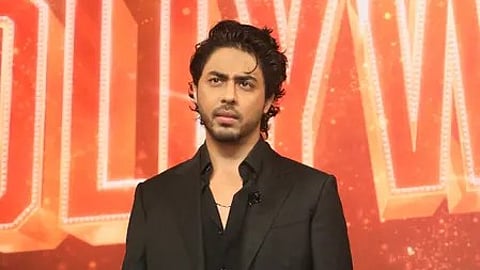 आर्यन खान अपने जन्मदिन के मौके पर मुस्कुराते हुए|