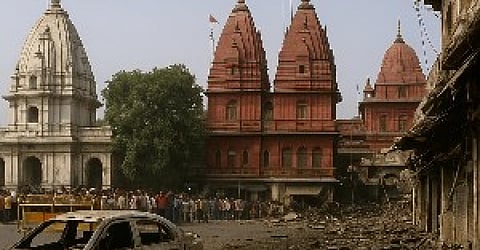 इस फोटो में लाल किला के पास, जैन दिगंबर लाल मंदिर और गौरी-शंकर मंदिर को दिखाया गया है।