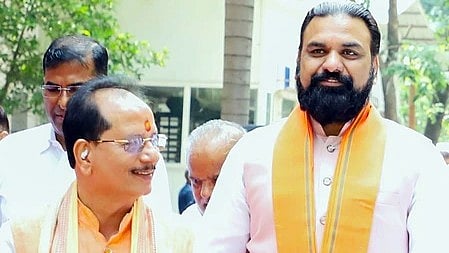 भाजपा विधायक की बैठक में सम्राट चौधरी और विजय सिन्हा|