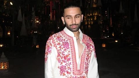 ओरी नजर आते हुए|