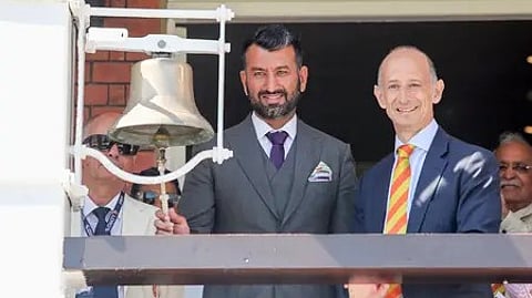 साल 2025 में अंतरराष्ट्रीय क्रिकेट को अलविदा कहते हुए दो दिग्गज क्रिकेटरों का दृश्य।