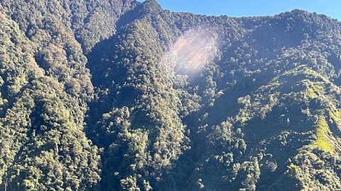 अरुणाचल प्रदेश में खाई में गिरा ट्रक|