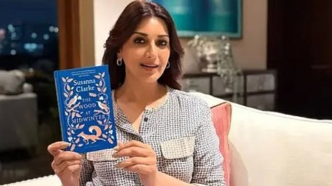 सोनाली बेंद्रे किताब पढ़ने की प्रेरणा देने की बात की।