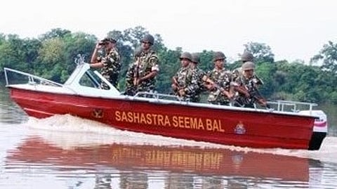 2वें स्थापना दिवस पर अमित शाह और मनोज सिन्हा समेत कई नेताओं ने वीरता के लिए शुभकामनाएं दीं।