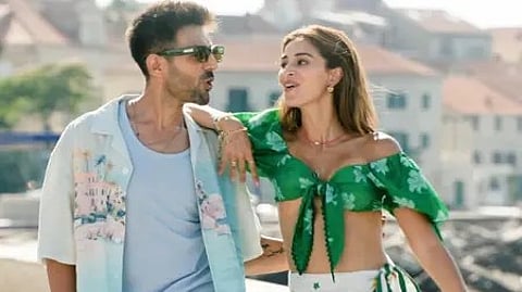 चित्र में कार्तिक आर्यन और अनन्या पांडे दिखाई दे रहे हैं।