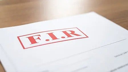 FIR दस्तावेज नजर आ रहा है|