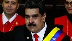 राष्ट्रपति निकोलस मादुरो व्यक्ति की तस्वीर।