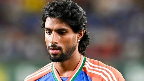 तिलक वर्मा नज़र आ रहे है|