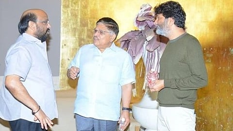 तीन वयस्क पुरुष,कलात्मक सजावटी मूर्ति|