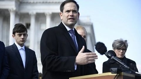 इस तस्वीर में अमेरिकी विदेश मंत्री मार्को रुबियो देखा जा सकता है।