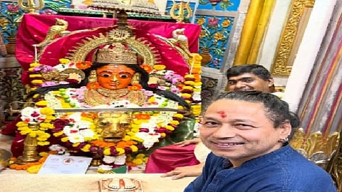 इस इमेज में सिंगर कैलाश खेर को देखा जा सकता है।