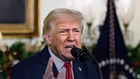 इस तस्वीर में डोनाल्ड ट्रम्प को देखा जा सकता है।