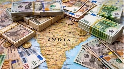 इस तस्वीर में नोटों की गड्डियां देखे जा सकते हैं।