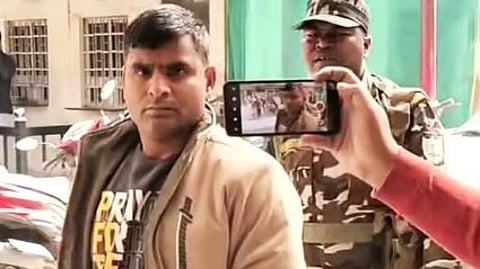 इस इमेज में शैलेश कुमार को देखा जा सकता है।