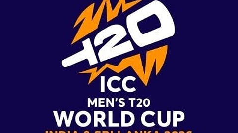 इस तस्वीर में क्रिकेट बोर्ड को देख सकतेहैं।