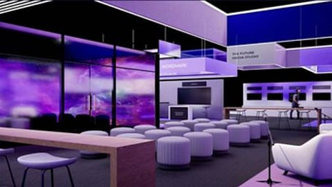 आधुनिक प्रदर्शनी हॉल का इंटीरियर, जिसमें बैंगनी रोशनी, डिजिटल स्क्रीन, काँच की दीवारें, सफेद बैठने की गोल सीटें और टेक्नोलॉजी डिस्प्ले क्षेत्र दिखाई दे रहे हैं।