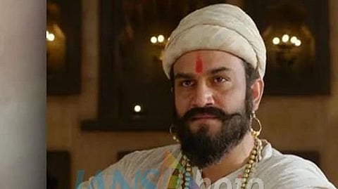 शरद केलकर अभिनय करते हुए।